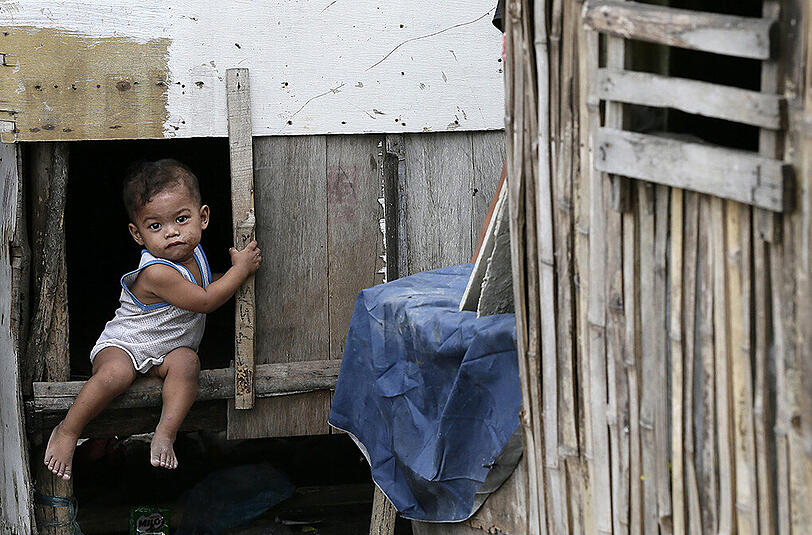 Zehntausende flüchten vor Taifun "Hagupit"
