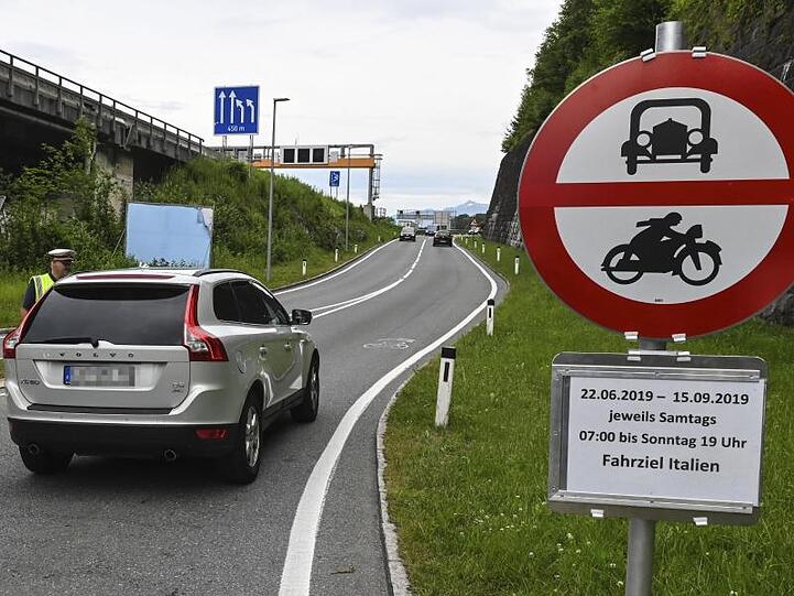 Tirol hatte zuletzt Fahrverbote auf Ausweichstrecken im Großraum Innsbruck durchgesetzt, um so die Dörfer in Autobahnnähe zu entlasten.