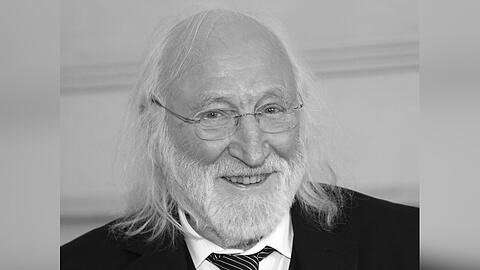 Karl Merkatz bei der Verleihung des Österreichischen Ehrenkreuzes für Wissenschaft und Kunst 1. Klasse 2016 im Bundeskanzleramt in Wien.