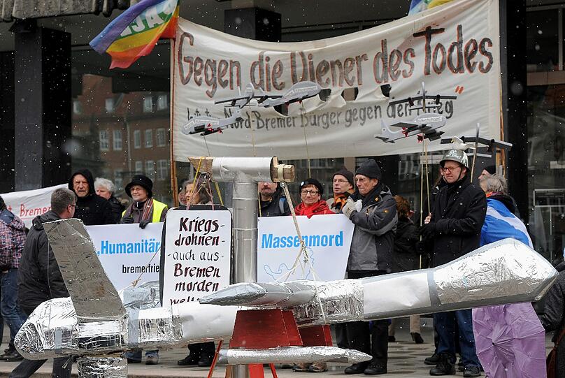 Hauptthemen der Demonstration waren  auch in Bremen die deutschen Rüstungsexporte,