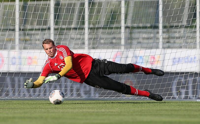 Manuel NeuerDer FC Bayern in Riva am Gardasse: Sehen Sie hier die ersten Bilder aus dem Trainingslager!