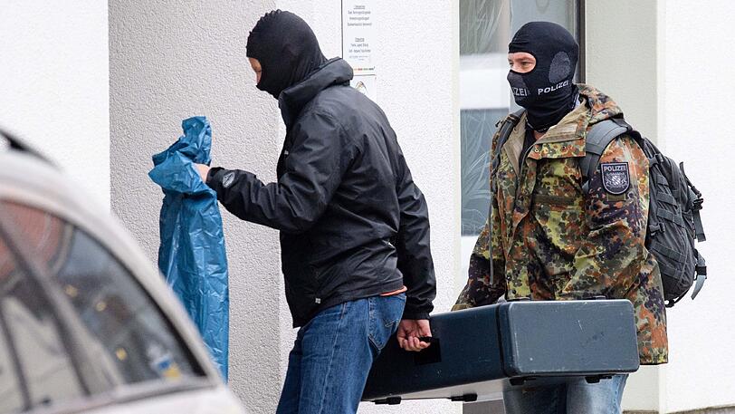 Geiselnahme beendet: Das SEK in Pfaffenhofen im Einsatz. Klicken Sie sich durch die Bilder!