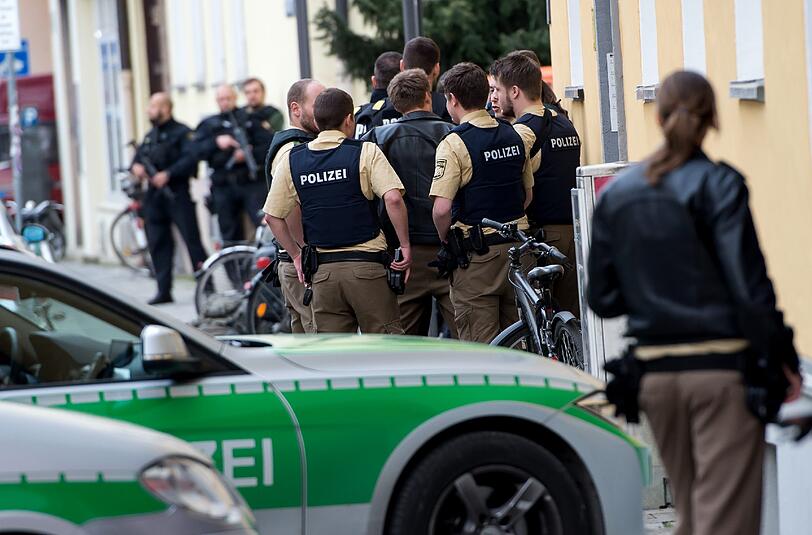 Bilder vom Tatort in der Zentnerstraße