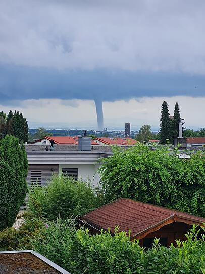 Die Wasserhose zog dann in Richtung Lindau ab.