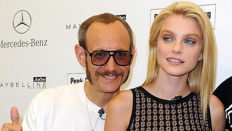 Terry Richardson mit Model Jessica Stam bei der Mercedes-Benz Fashion Week in Berlin. Terry Richardson mit Model Jessica Stam bei der Mercedes-Benz Fashion Week in Berlin.