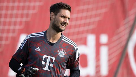 Torwart Sven Ulreich in Aktion.