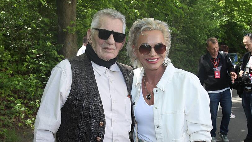 Heinz Hoenig mit seiner Ehefrau Annika K&auml;rsten-Hoenig im Mai 2026.