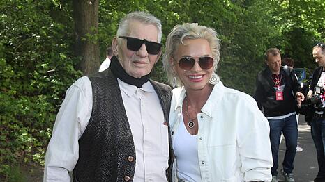 Heinz Hoenig mit seiner Ehefrau Annika K&auml;rsten-Hoenig im Mai 2026.