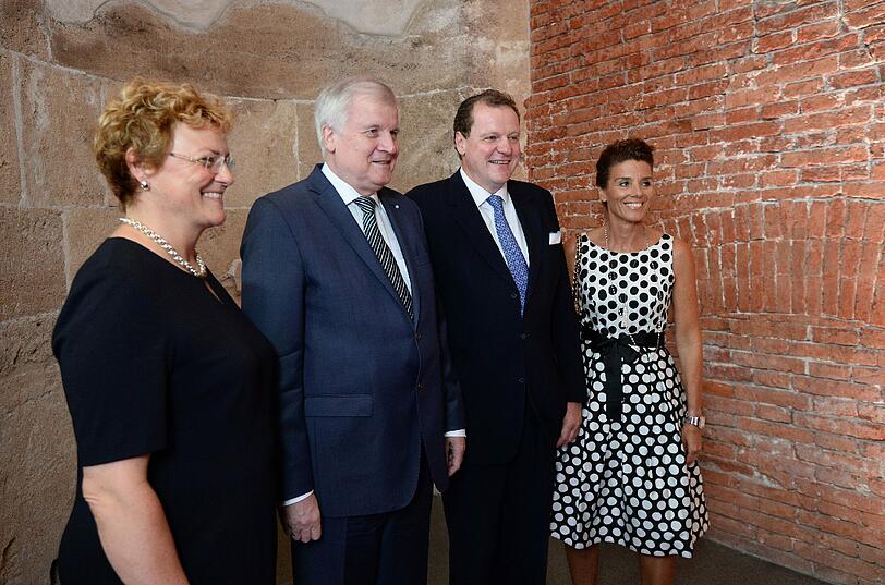 Horst Seehofer mit den Strauß-Kindern Monika Hohlmeier, Franz Georg Strauß und dessen Frau Birgit