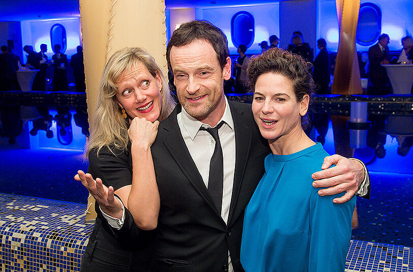 Die Schauspieler Anna Schudt, Jörg Hartmann und Bibiane Begla.