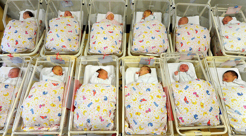 Volle Geburtsstationen: In Bayern kommen wieder mehr Babys zur Welt.