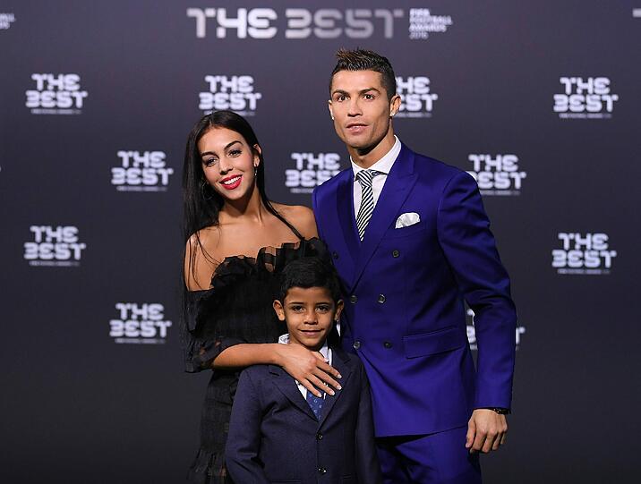 Weitere Bilder von CR7 und seiner Georgina.