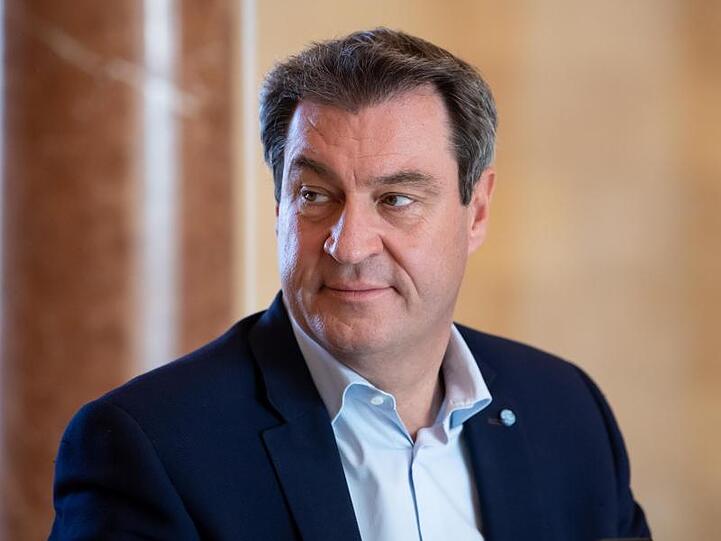 Markus Söder (CSU), Ministerpräsident von Bayern, sitzt im Landtag. Foto: Sven Hoppe/dpa Pool/dpa