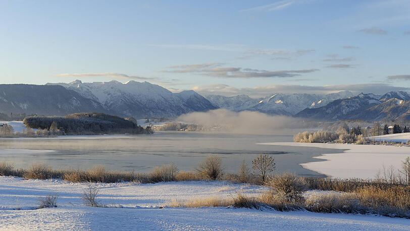 Der Riegsee hat im Winter einen besonderen Reiz – selbst wenn kein Schnee liegt. Der Riegsee hat im Winter einen besonderen Reiz – selbst wenn kein Schnee liegt.