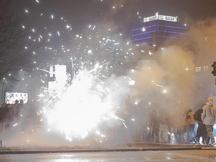 Böller und Silvesterfeuerwerk in Berlin.