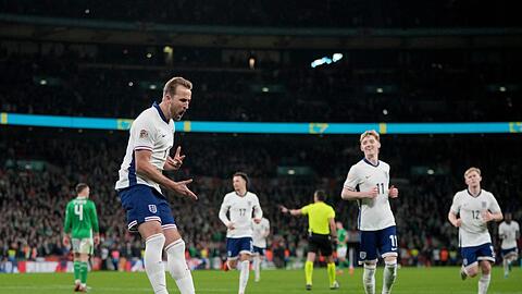 Harry Kane führt England zum Sieg gegen Irland.