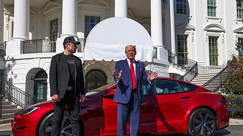 Justizministerin erhebt Anklage gegen Kritiker, die Teslas anzünden (Archivbild)