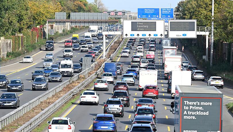 Die 2025 registrierten Staus auf den deutschen Autobahnen waren l&auml;nger als im Vorjahr. (Archivbild)