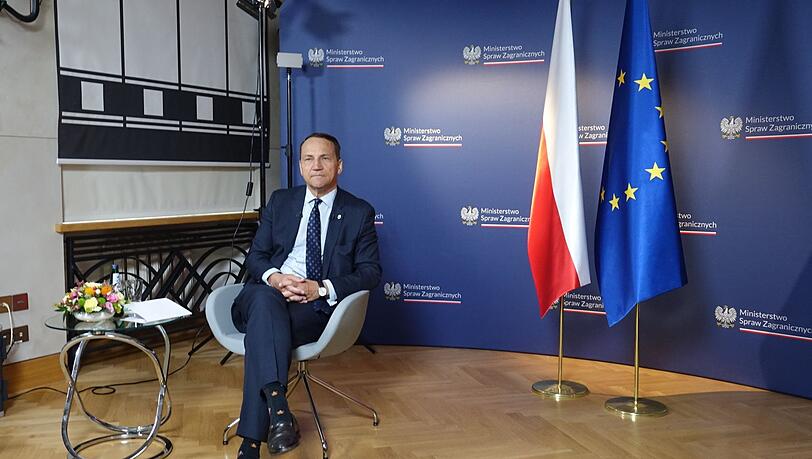 Der polnische Außenminister Sikorski ist besorgt wegen russischer Raketen in Kaliningrad.