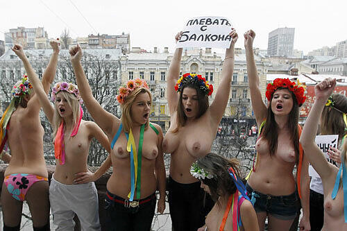 Aktivistinnen der Gruppe Femen protestieren in Kiew