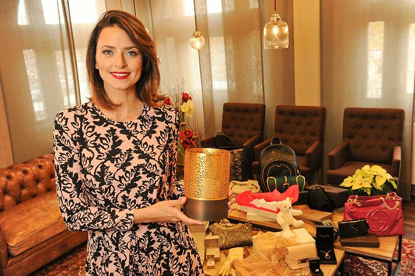 Eva Padberg hat sich schon jetzt auf Weihnachtsgeschenke-Jagd begeben.