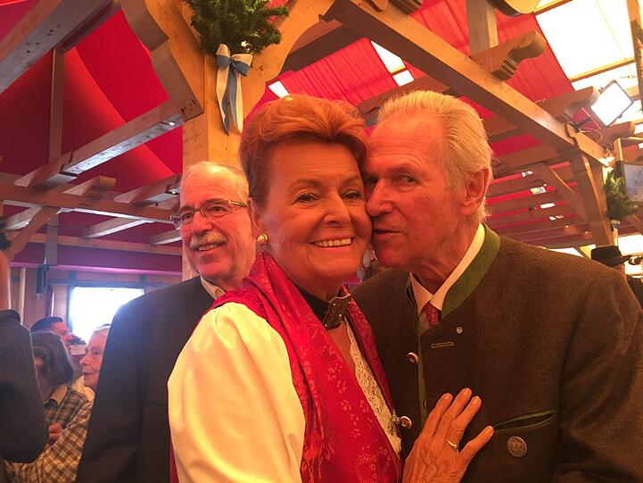 Gabriele Weishäupl mit Ex-Wiesn-Stadtrat Hermann Memmel.
