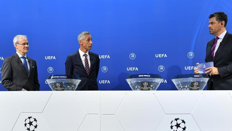 UEFA-Wettbewerbsdirektor Giorgio Marchetti, (l-r), Paulo Sousa und Pedro Pinto während der Auslosung. Foto: Harold Cunningham/UEFA via Getty Images/dpa UEFA-Wettbewerbsdirektor Giorgio Marchetti, (l-r), Paulo Sousa und Pedro Pinto während der Auslosung. Foto: Harold Cunningham/UEFA via Getty Images/dpa