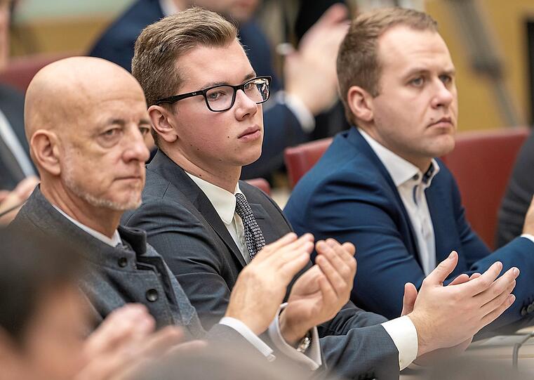 Martin Böhm, Daniel Halemba und Florian Köhler (alle AfD) beim Gedenkakt für die Opfer des Nationalsozialismus im Bayerischen Landtag.