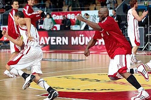 Da war Zeit für Späße: Sebastian Greene und Darius Hall.