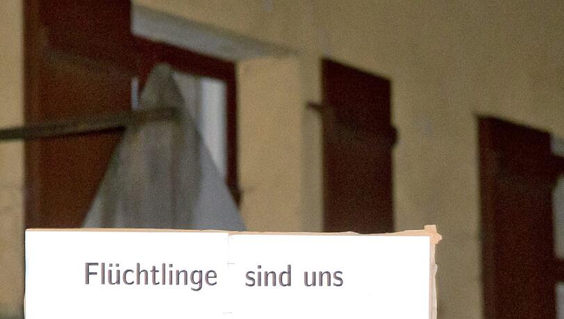 Die Bewohner von Vorra auf einer Kundgebung gegen Rechtsradikalismus und Rassismus. Die Bewohner von Vorra auf einer Kundgebung gegen Rechtsradikalismus und Rassismus.