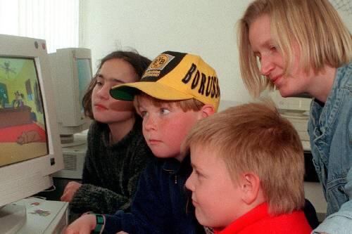 Im Anfängerkurs der Stadtbibliothek können sich Kinder am Donnerstag fit fürs Internet machen.