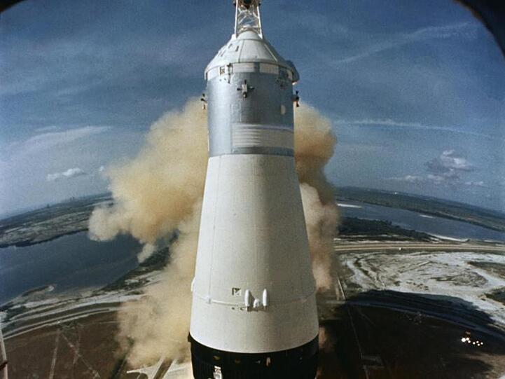Die Saturn V-Rakete hebt am 16. Juli vom Kennedy Space Center in Florida ab.