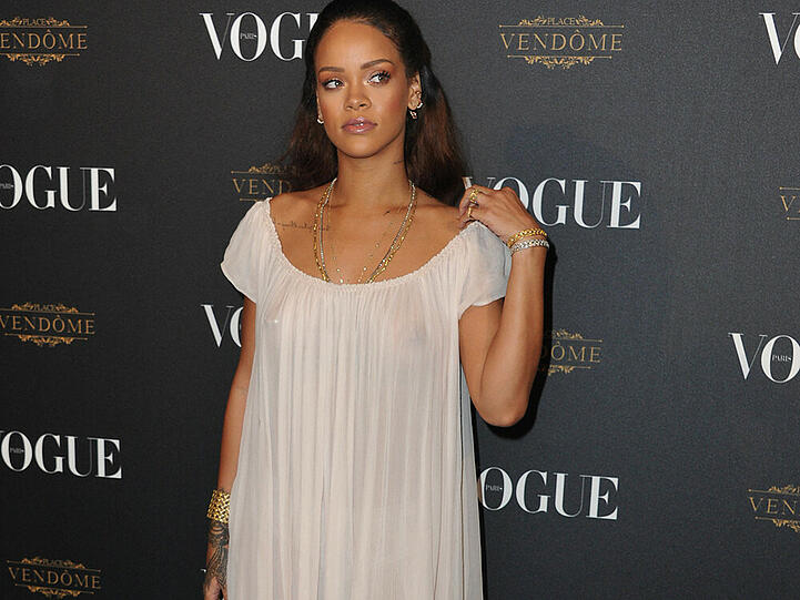 Rihanna weiß, wie man alle Blicke auf sich zieht