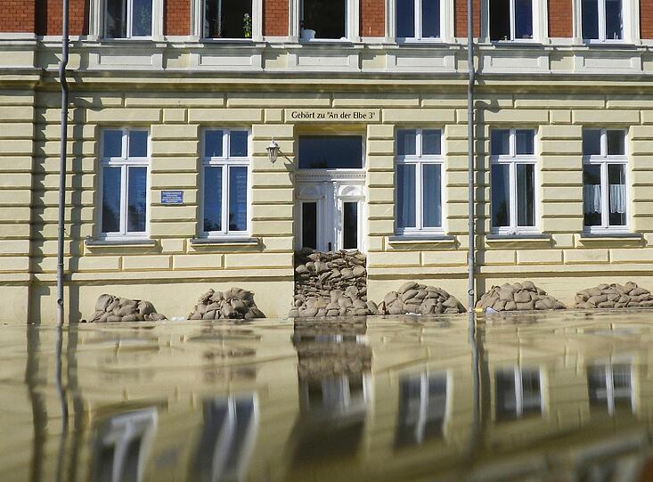 Die Jahrhundert-Flut: Die bewegenden Hochwasser-Bilder.