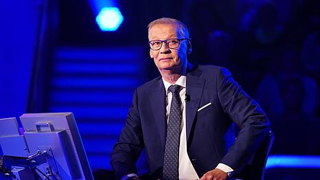 RTL-Quizmaster G&uuml;nther Jauch pr&auml;sentiert "Wer wird Million&auml;r?" seit 1999