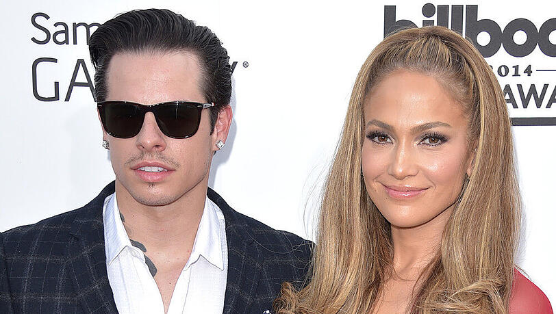 Jennifer Lopez braucht nach der Trennung von Toyboy Casper Smart Zeit für sich Jennifer Lopez braucht nach der Trennung von Toyboy Casper Smart Zeit für sich