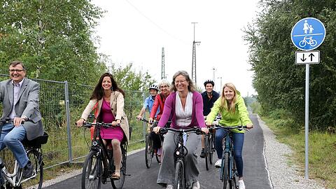 Ein weiteres Stück Radl-Stammstrecke: Vertreter von Stadt und Verbänden testen den frisch ausgebauten Fahrradweg in Laim.