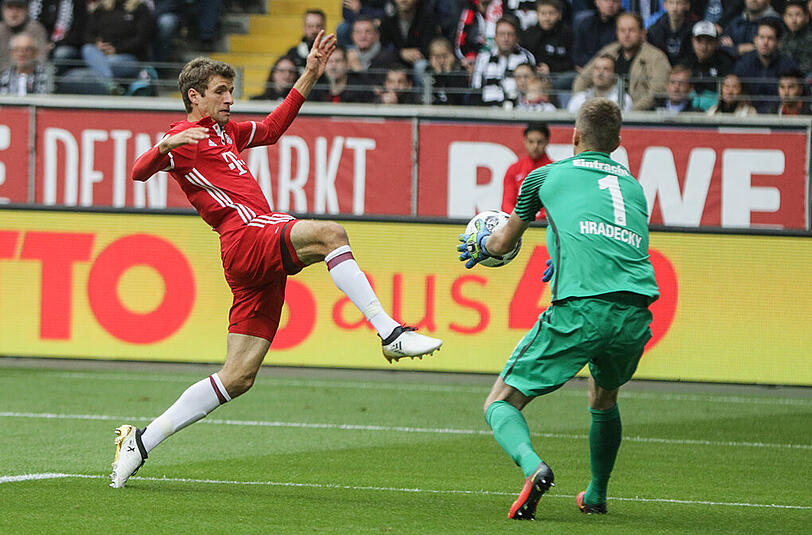 Thomas Müller: Note 4. Holte sich früh im Spiel einen Cut, wurde getackert und rackerte weiter. Meist ohne Erfolg, bekam in der Spitze nur wenige Zuspiele.