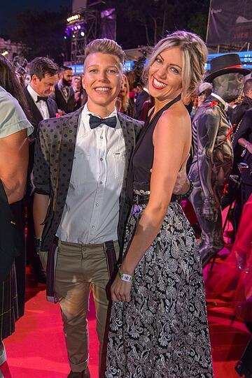 Wilde Kostüme und gute Laune - Impressionen vom Life Ball 2017 in Wien.