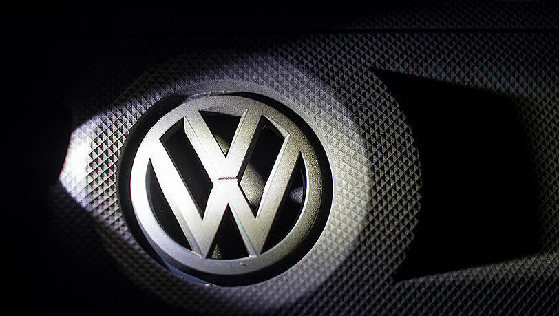 Weitet sich die Volkswagen-Krise weiter aus? Jetzt bemängeln die Ermittler auch die 3-Liter-Motoren des Autobauers. Weitet sich die Volkswagen-Krise weiter aus? Jetzt bemängeln die Ermittler auch die 3-Liter-Motoren des Autobauers.