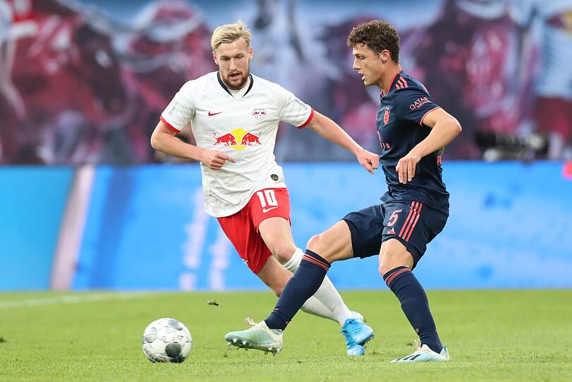 BENJAMIN PAVARD - NOTE 2: Der Neuzugang vom VfB Stuttgart hat sich als Rechtsverteidiger unverzichtbar gemacht. Hält seine Position, spielt kein Harakiri, gutes Laufpensum und vor allem: sehr abgeklärtes Kopfballspiel, mit dem der französische Weltmeister einiges wegräumte.