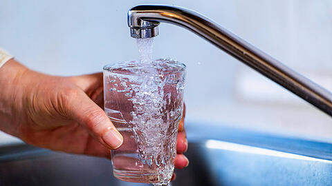 Wasser ist für Menschen lebenswichtig, doch zu viel davon kann schlimme Folgen haben.