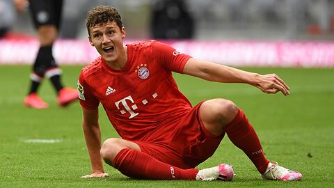 Der FC Bayern bangt um Benjamin Pavard.