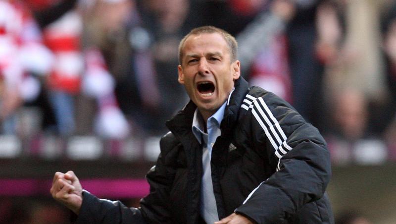 Emotionsbolzen an der Seitenlinie: Bayern-Trainer Jürgen Klinsmann. Emotionsbolzen an der Seitenlinie: Bayern-Trainer Jürgen Klinsmann.