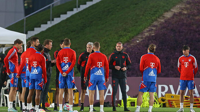 Der FC Bayern im Trainingslager in Katar.