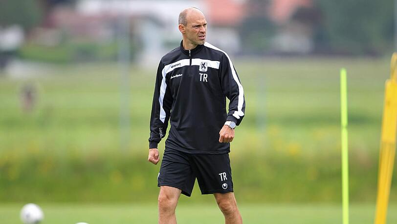 Trainer Alexander Schmidt. Trainer Alexander Schmidt.