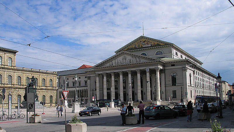 Der Max-Joseph-Platz ist derzeit alles andere als einladend. Der Max-Joseph-Platz ist derzeit alles andere als einladend.