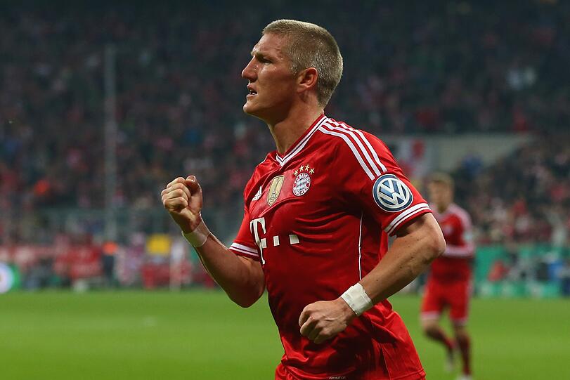 BASTIAN SCHWEINSTEIGER NOTE 2
Beim 1:0 als Air Schweinsteiger unterwegs, schön eingenickt. Sein erstes Pokaltor seit 2011. Nahm sich Pausen, nähert sich aber insgesamt der Top-Form.