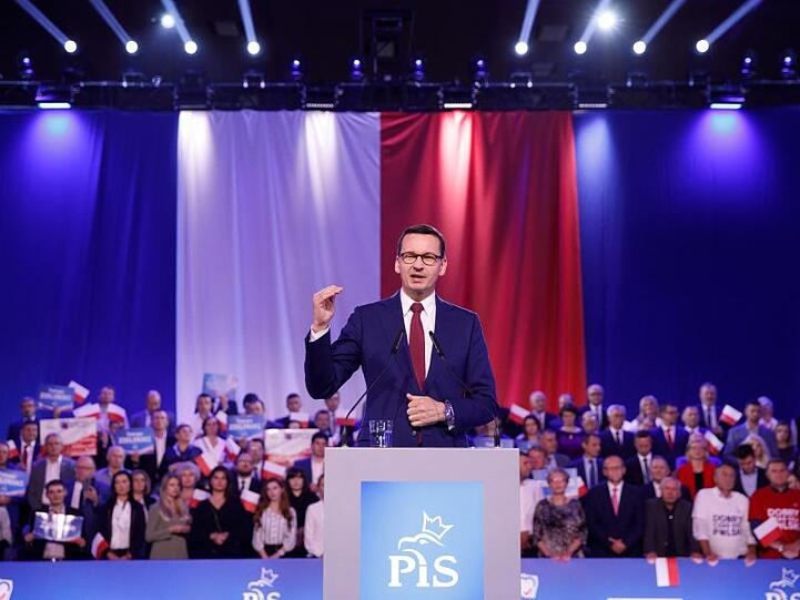 Polens Ministerpräsident Mateusz Morawiecki spricht bei einer Wahlkampfveranstaltung.