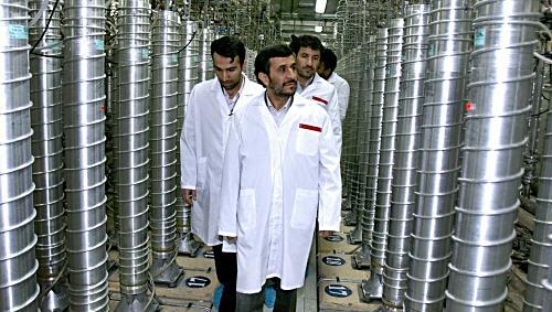 Irans Präsident Ahmadinedschad behauptet, das Atomprogramm sei friedlich Irans Präsident Ahmadinedschad behauptet, das Atomprogramm sei friedlich